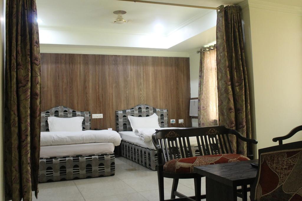 Bodhgaya Gautam Hotel Стая снимка